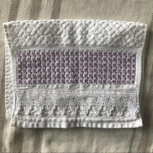 🆕 Handmade Embroidery Towel - Picture 4 of 7